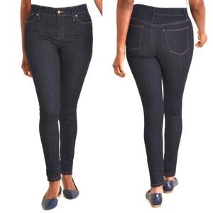 Chico’s Secret Stretch Smoothing Jeans Dark Wash Denim Classic Size 12